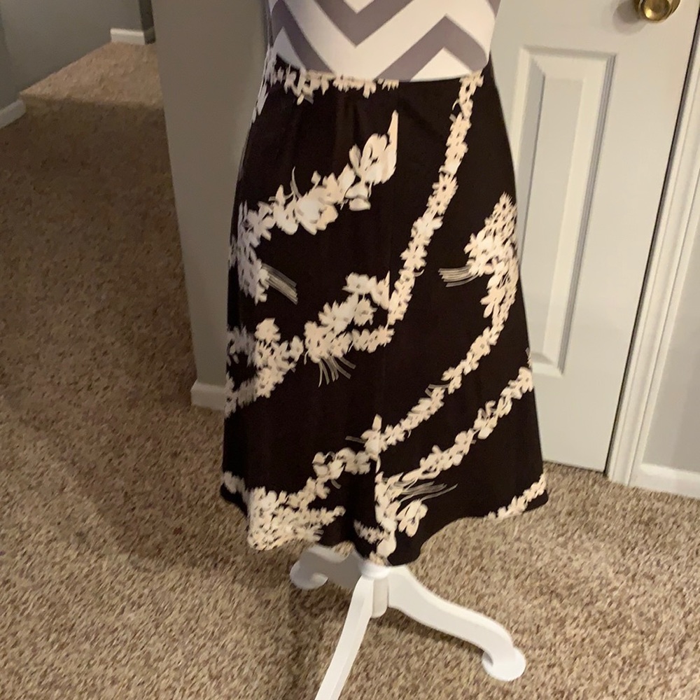 Adorable Size 8 Ann Taylor Loft Skirt